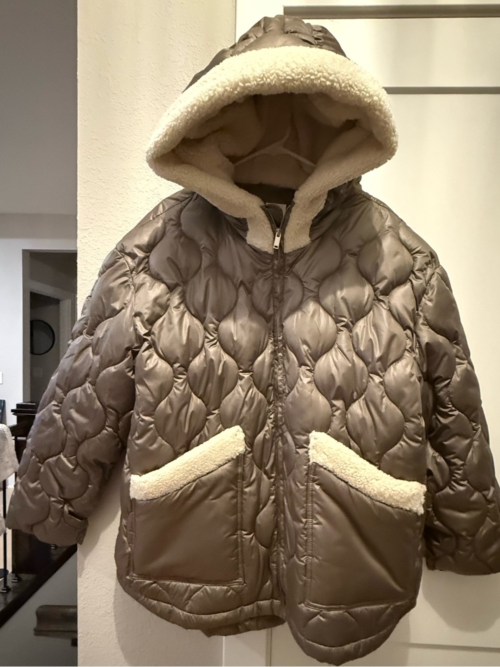 GAP Quilted Sherpa-Trim Hooded Puffer Jacket Metallic Taupe Size XL (runs big)